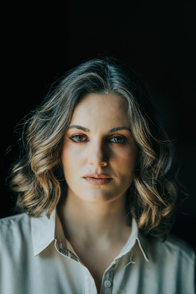 Adega e Clube - Sara Paixão - Voz